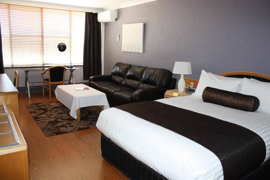 Capital Airport Motel Queanbeyan Bagian luar foto